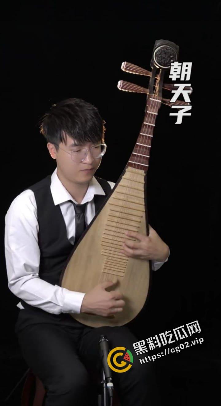 开盒曝光!抖音【会一点琵琶的邵老师】真名邵挺 有家事且女儿刚四个月的情况下 勾引学员 裸聊打飞机 视频曝光!-2