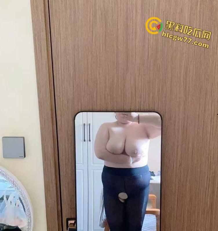 山东大奶母猪出轨视频流出,骚货饥渴难耐,肉棒满足不了还要加一根香蕉!-3