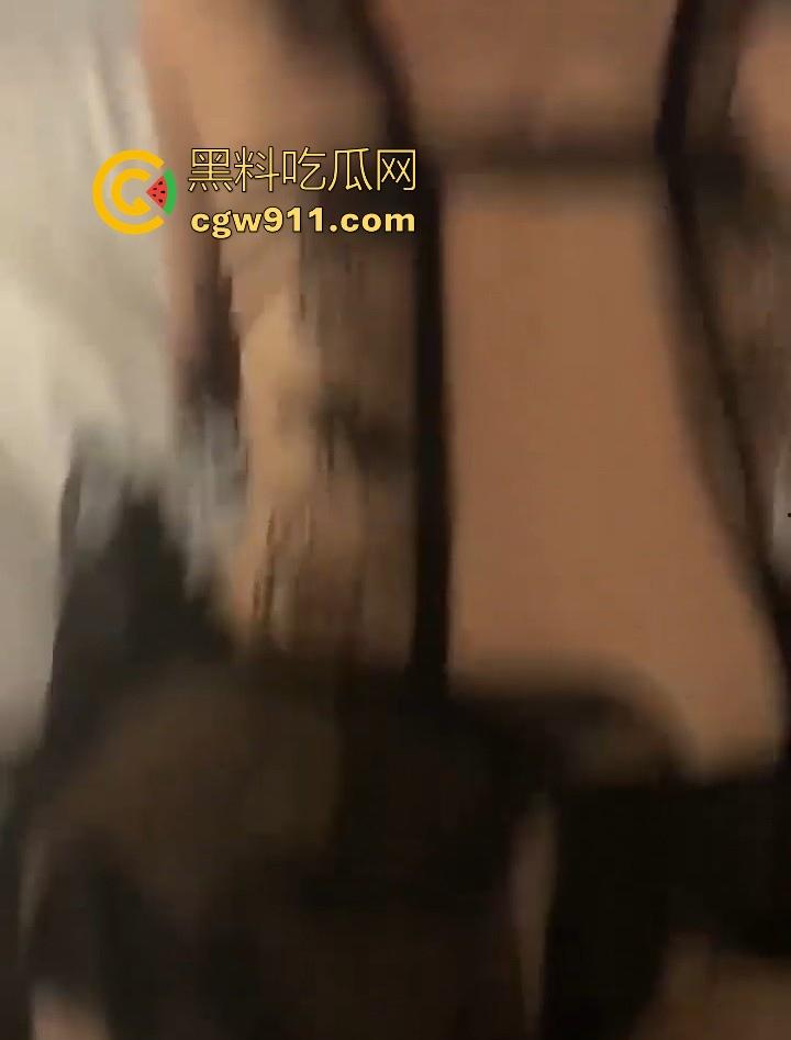 湖南理工学院反差学姐【罗莉英】白天上学,晚上兼职接客,只要钱到位啥姿势全都会,勤工俭学的好姑娘!-7