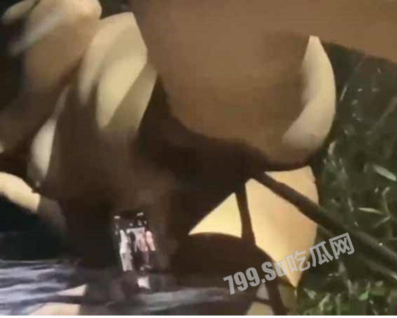 校园霸凌! 学生妹放学后被混混扒光衣服 霸凌羞辱-7