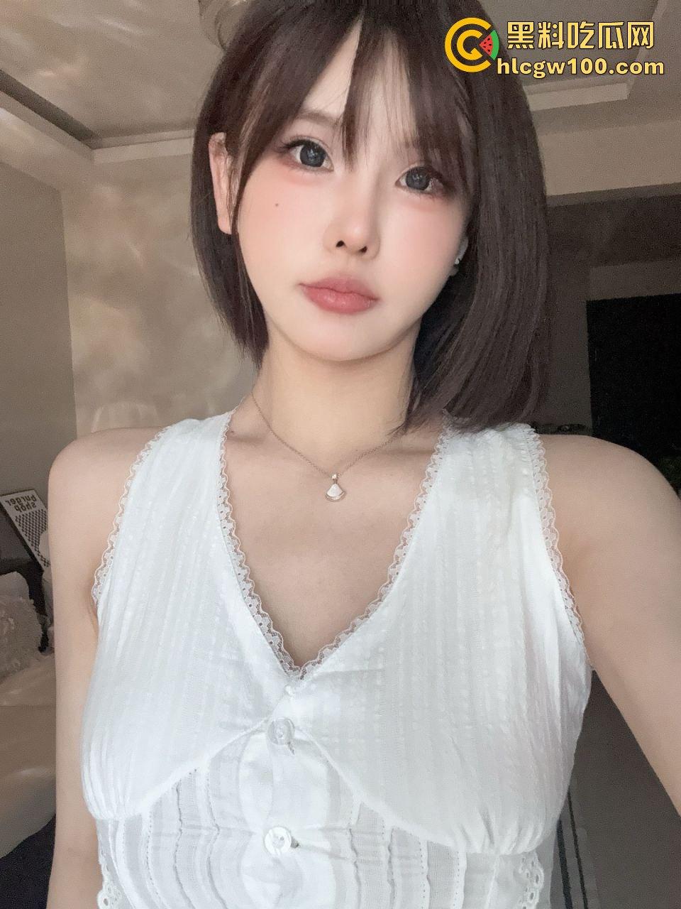 舌钉妹子酒店开房服务口到飞起 哥们投稿刺激经历 舌头缠绕加震动效果让人上头 这才是真正的口技巅峰!-9