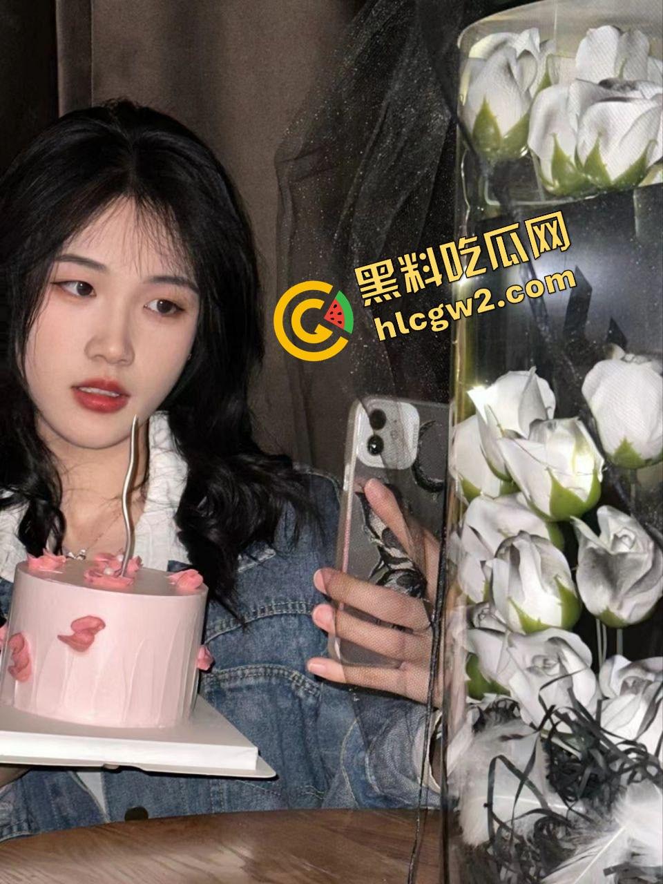 河南女子职业学院反差骚鸡『林思婉』宿舍床帘内全裸自慰 口爆单男爆插骚逼!独家流出!-5