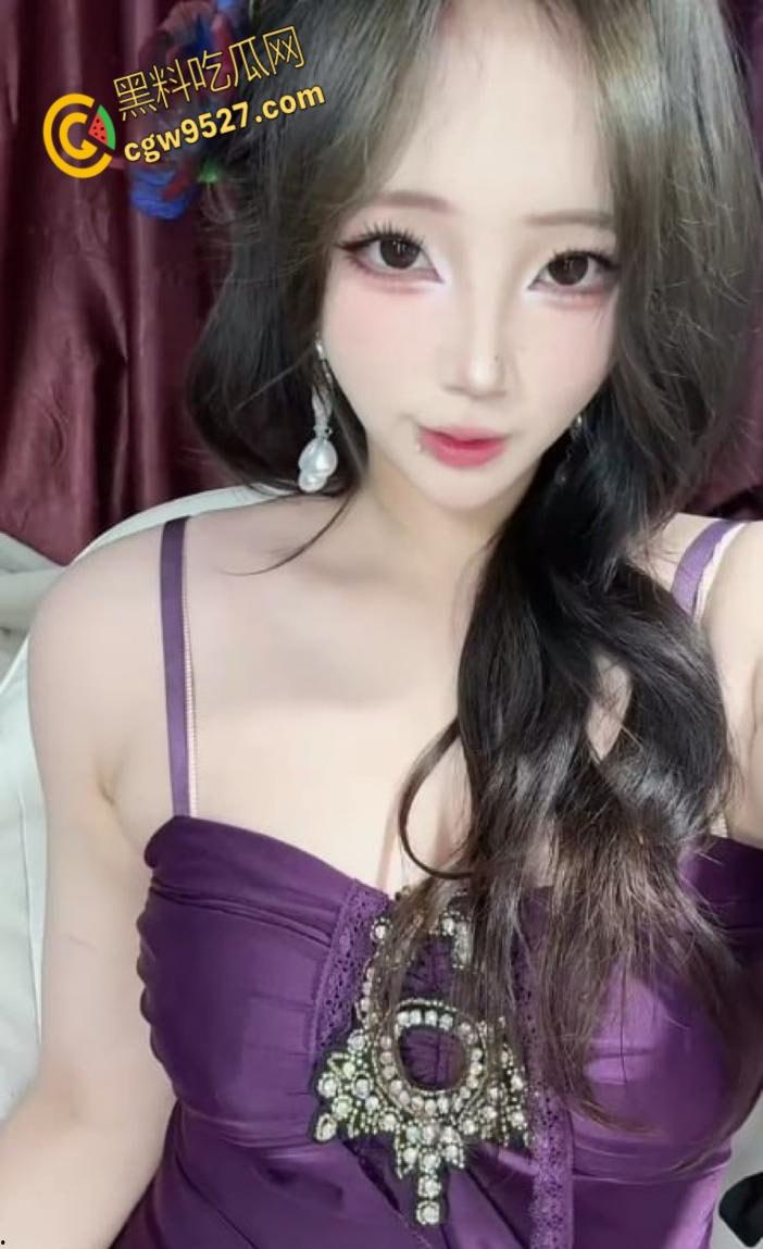 抖音巨乳网红【牛老师】,金主定制视频泄露,御姐女神跪舔水晶巨物,狂扣骚穴潮吹喷射爽炸 !-2