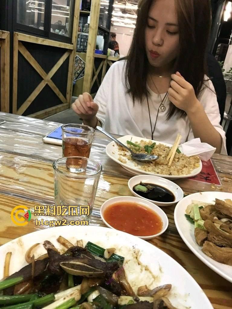 台州骚婊『张婉清』被灌酒带回家醉后爆操 脱光极品奶子弹性惊人 小穴湿到不行 被干得大叫求操爽翻天!-9