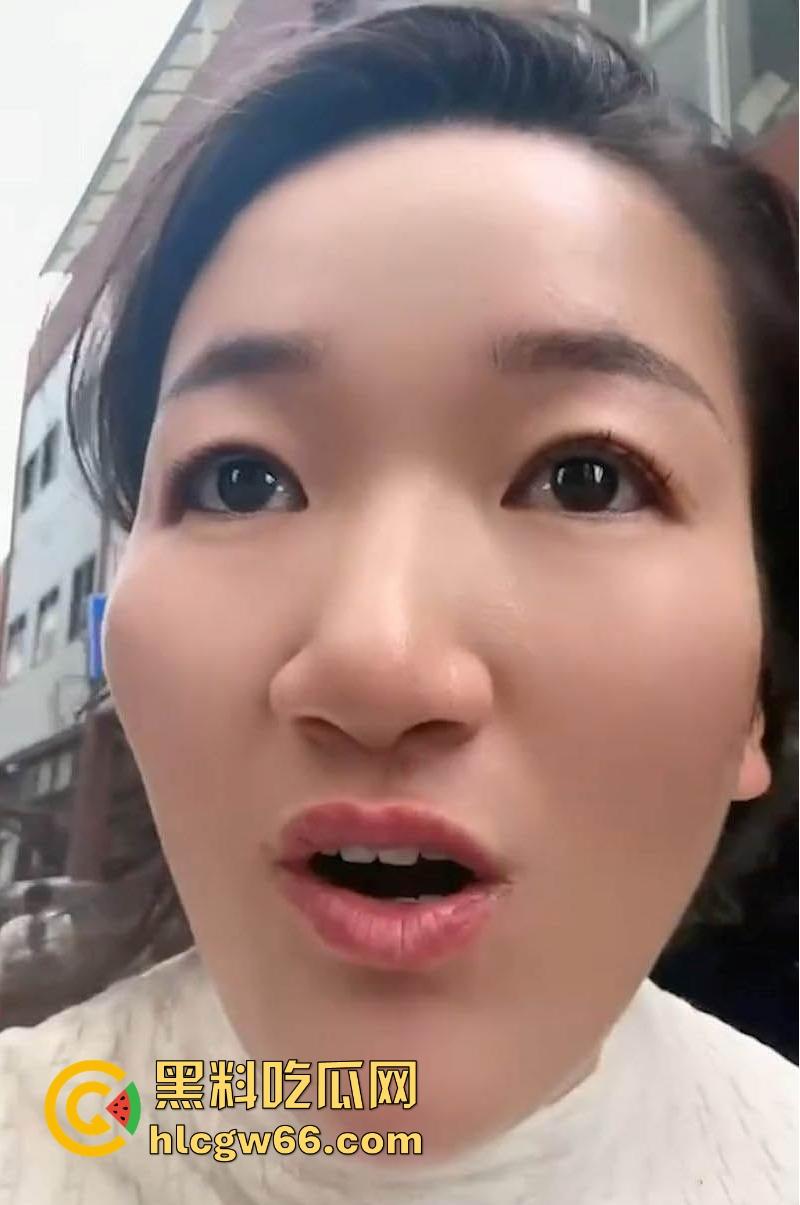 河南固始29岁少妇【燕儿爷】直播自爆瞒着丈夫和公公乱伦 染上性病后竟然惨被家暴 这也是相当的炸裂啊!-8