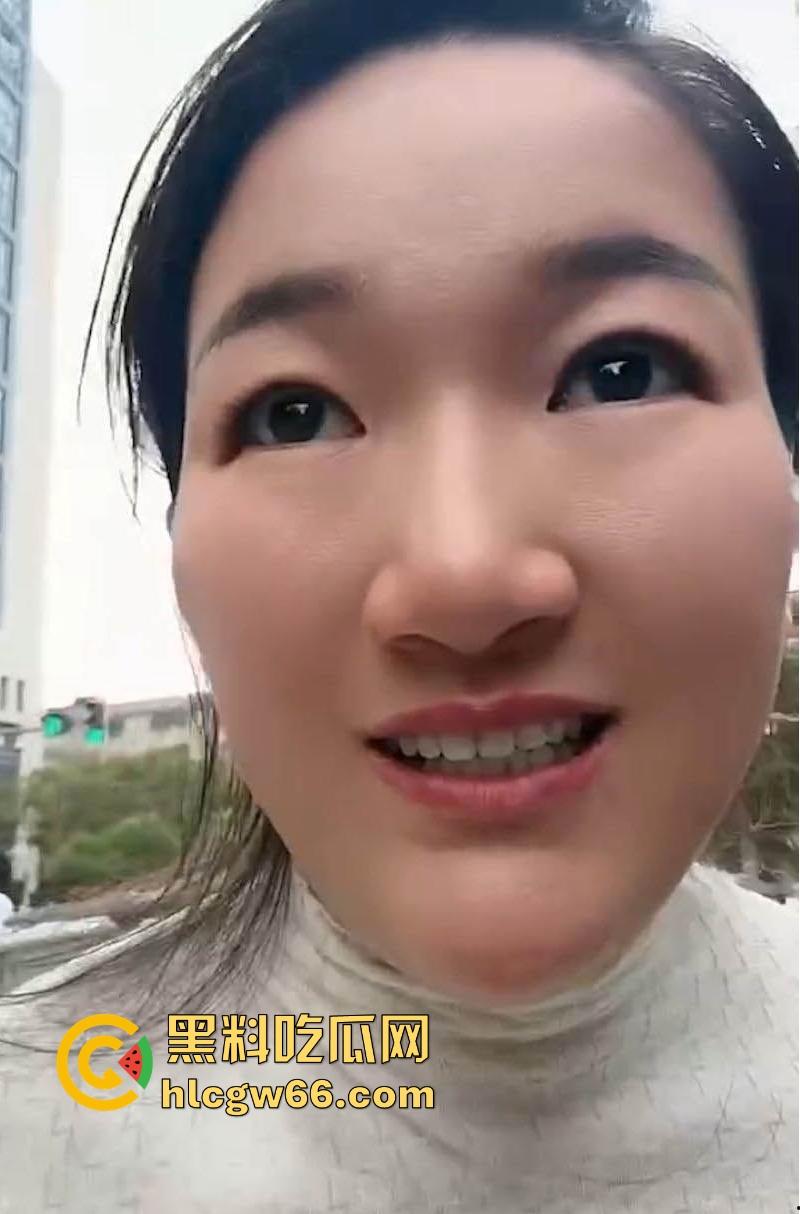 河南固始29岁少妇【燕儿爷】直播自爆瞒着丈夫和公公乱伦 染上性病后竟然惨被家暴 这也是相当的炸裂啊!-9