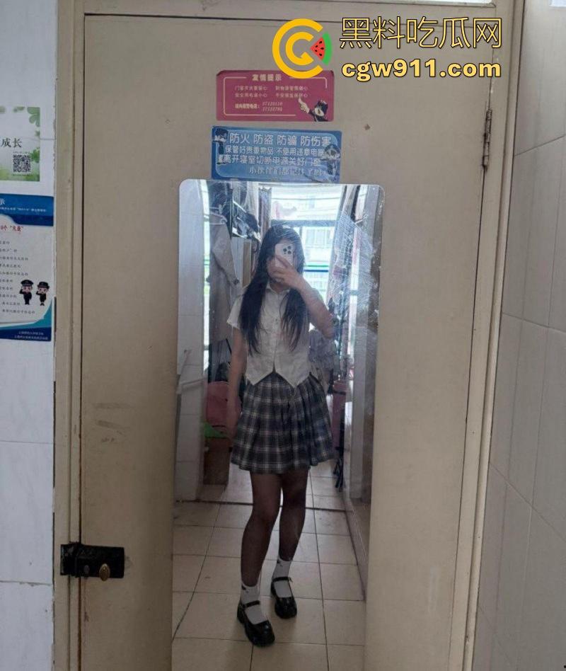 江苏电气职业学院清纯学妹【赵雅莹】网调私拍曝光,为取悦金主释放母狗奴性,调教露出宿舍自慰尺度超大!-1