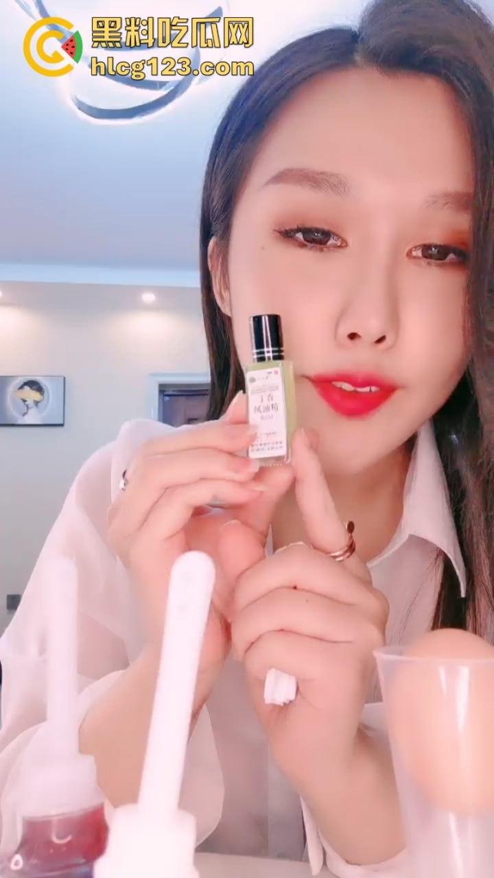 很顶!【半糖主播尼尼子】最新高价定制私拍 精液灌肠 道具插逼 潮喷女神-4