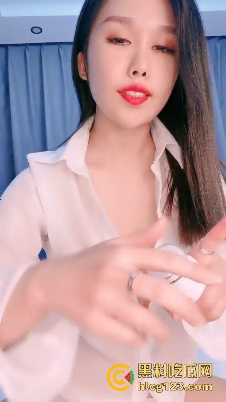 很顶!【半糖主播尼尼子】最新高价定制私拍 精液灌肠 道具插逼 潮喷女神-5