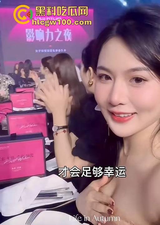 抖音少妇熟女【茶怡】一对一自慰视频流出,大奶熟女用道具自慰放浪不羁,让人直呼劲爆!-2