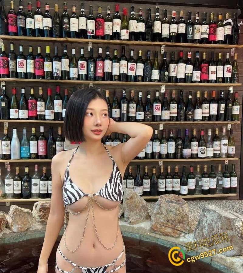 天津极品少妇【童杏丽】,性感女神露脸调情,口交技术一流,女上骑乘疯狂榨精,表情诱人!-5