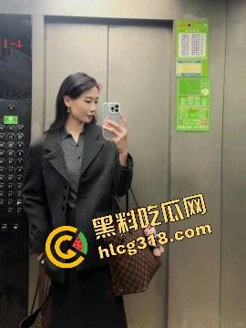 95后女律师白天开庭判案,晚上外网当职业装福利姬,法庭正义使者秒变深夜咯咯哒,打官司送一炮!-10