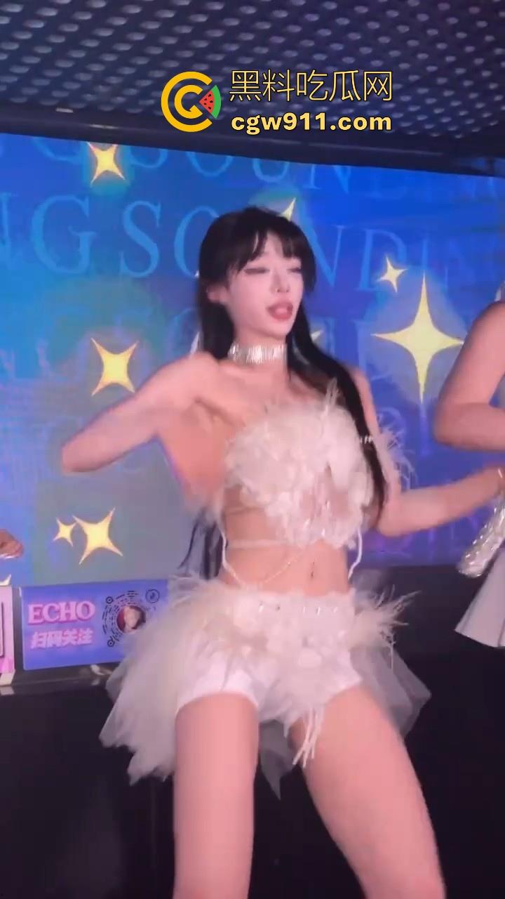 前面跳得有多骚,私下给就操的有多狼狈,土豪重金拿下酒吧模特,骑乘内射狠狠满足!-5