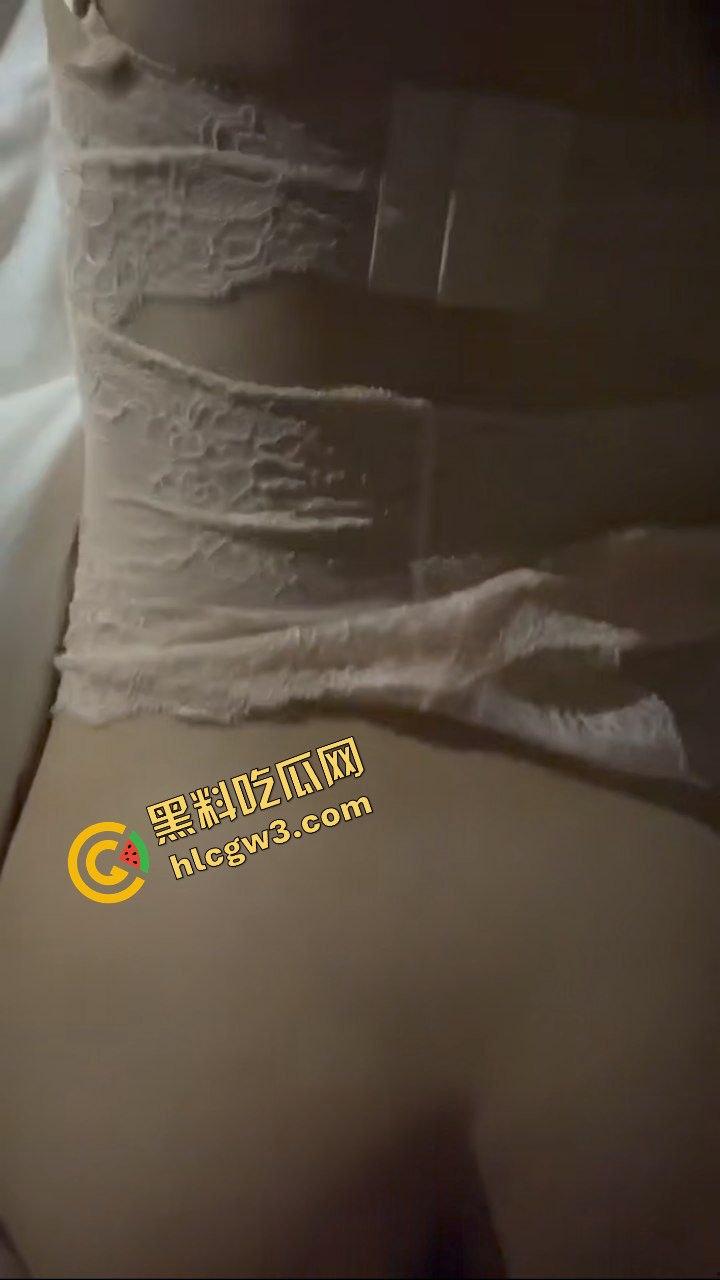 广东文艺职业学院 学生会甜御反差骚鸡『曾美婷』青春玉体被得吃 制服骑乘娇喘吁吁！原创流出！-5