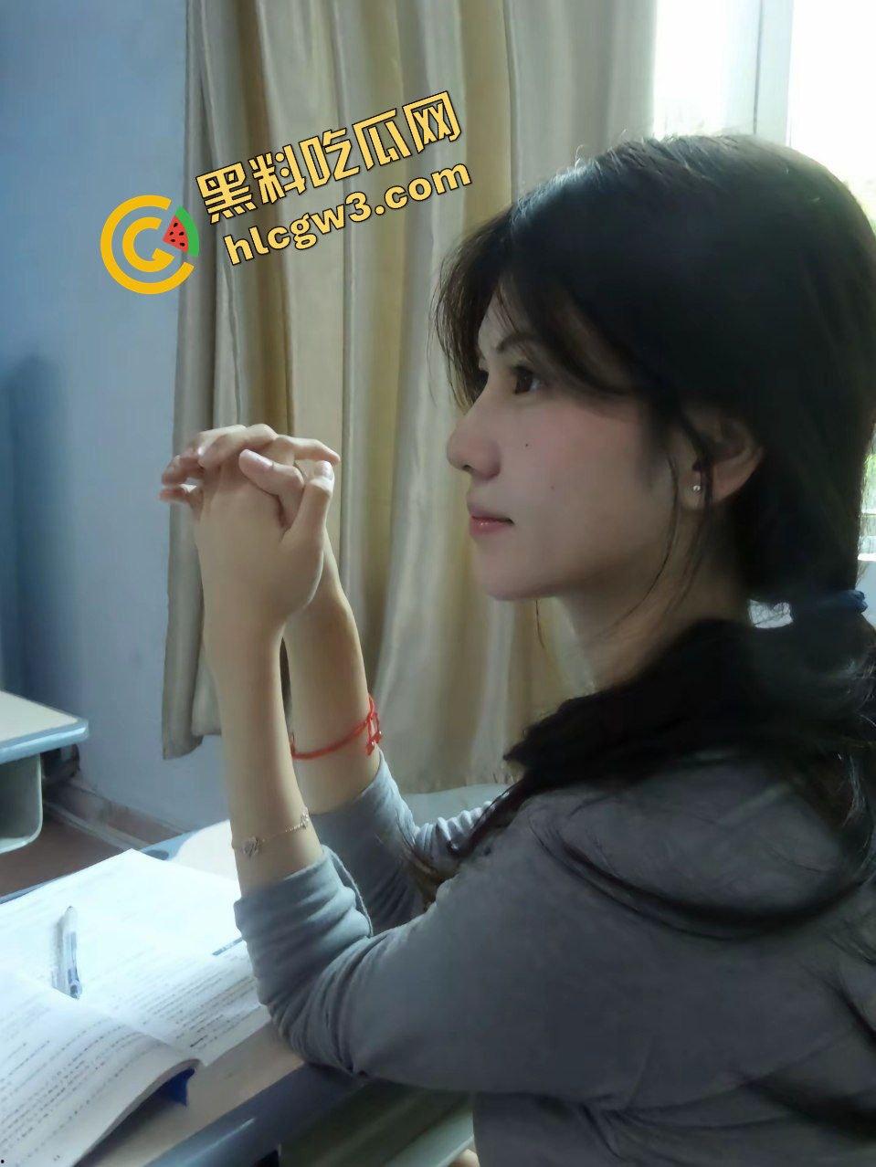 广东文艺职业学院 学生会甜御反差骚鸡『曾美婷』青春玉体被得吃 制服骑乘娇喘吁吁！原创流出！-8