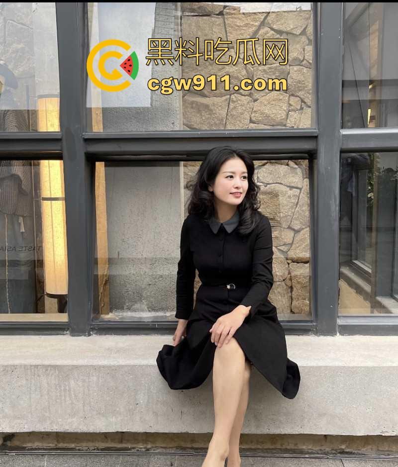 海角乱伦!哄骗发情嫂子说表姐睡觉,故意接近脱衣,大力打桩让其浪叫给表姐听,骚的一批!-2