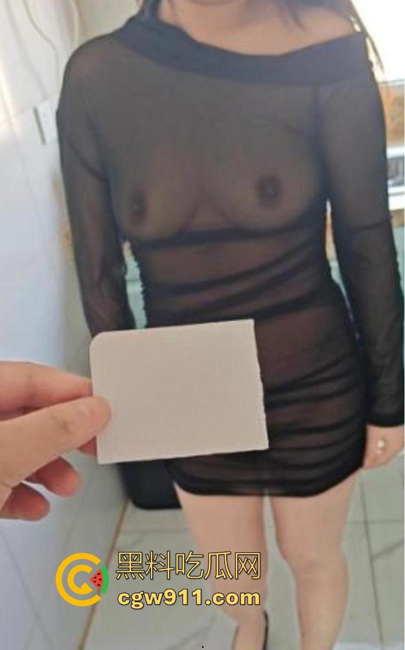 海角乱伦!哄骗发情嫂子说表姐睡觉,故意接近脱衣,大力打桩让其浪叫给表姐听,骚的一批!-5