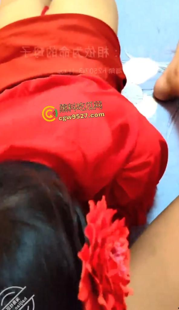 海角相依为命的母子,妈妈穿新娘装诱惑儿子,骑乘吞噬儿子的鸡巴,爽到不想拔出,实则早已灵魂出窍!-5