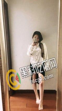 山东巨乳留学生 大嫚儿 丰乳肥臀细腰标准模特身材 尤其是一对大奶子是真的圆 天生好炮架!-3