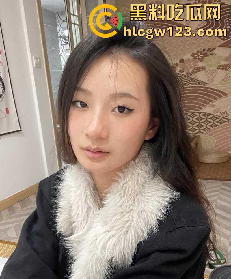 河北保定美女大学生【李怡】不雅视频流出 清纯女友露脸口交 骑乘后入淫到飞起!-1