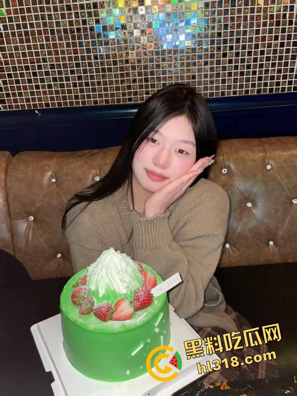 玩体育的就是猛,抱操新姿势全程硬刚,费力抱起来也要操到爽累到汗流浃背,还能一路冲到终点!-1