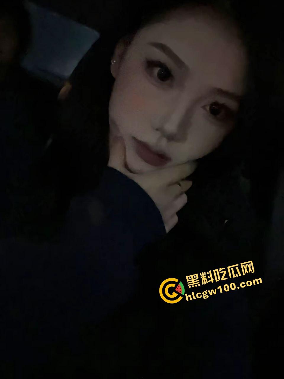 邯郸学院反差骚母狗【林佳颖】配合绿帽男友3P前后夹击,深喉口爆暴力后怼骚穴!独家曝光流出!-3