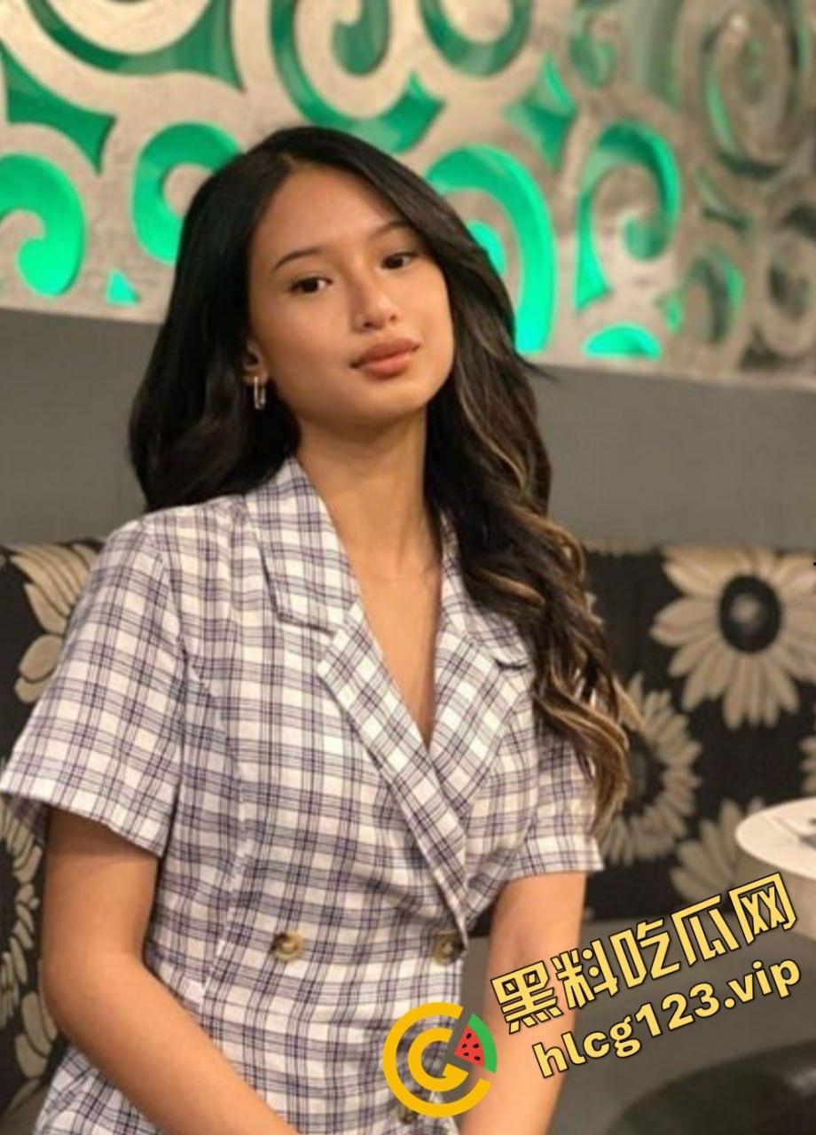 菲律宾网红美女『Ccococo』私密自拍外流!与男友激情全程曝光,精致五官配骚气姿态引发网友热议!-1