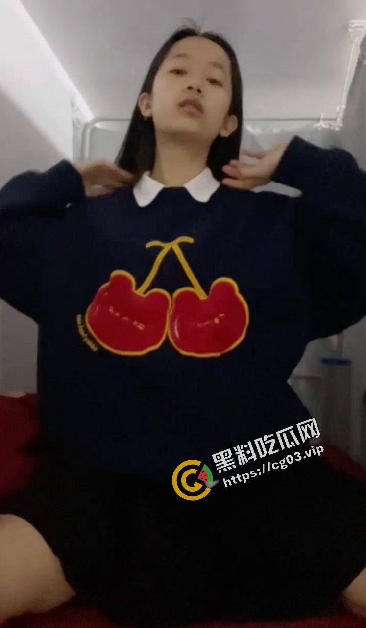 最完整!推特福利姬高价定制 婚纱弹力摇 那么大的假鸡巴眼都不眨一下-1