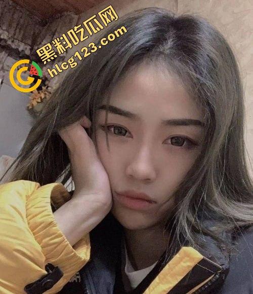 江苏化妆品公司财务员钱思思酒店偷欢!黑丝玉足被物流男同事无套抽插姿势百变!-1