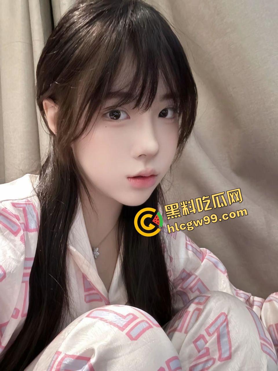 过年回家爆操邻居家姐姐【彭雨婷】暴力后怼撞击填满骚逼,骑乘坐压运镜插逼!独家曝光流出!-1