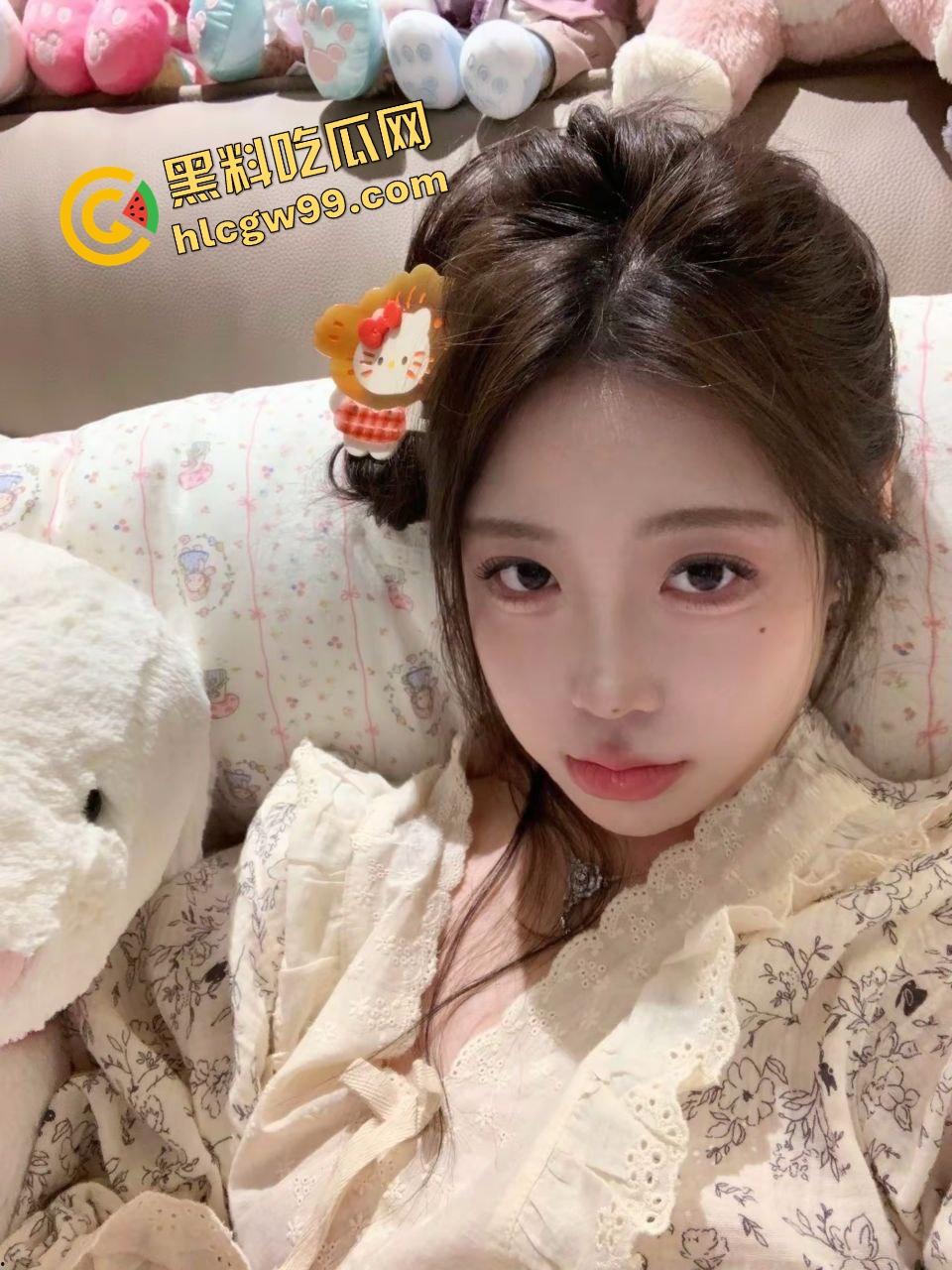 过年回家爆操邻居家姐姐【彭雨婷】暴力后怼撞击填满骚逼,骑乘坐压运镜插逼!独家曝光流出!-2