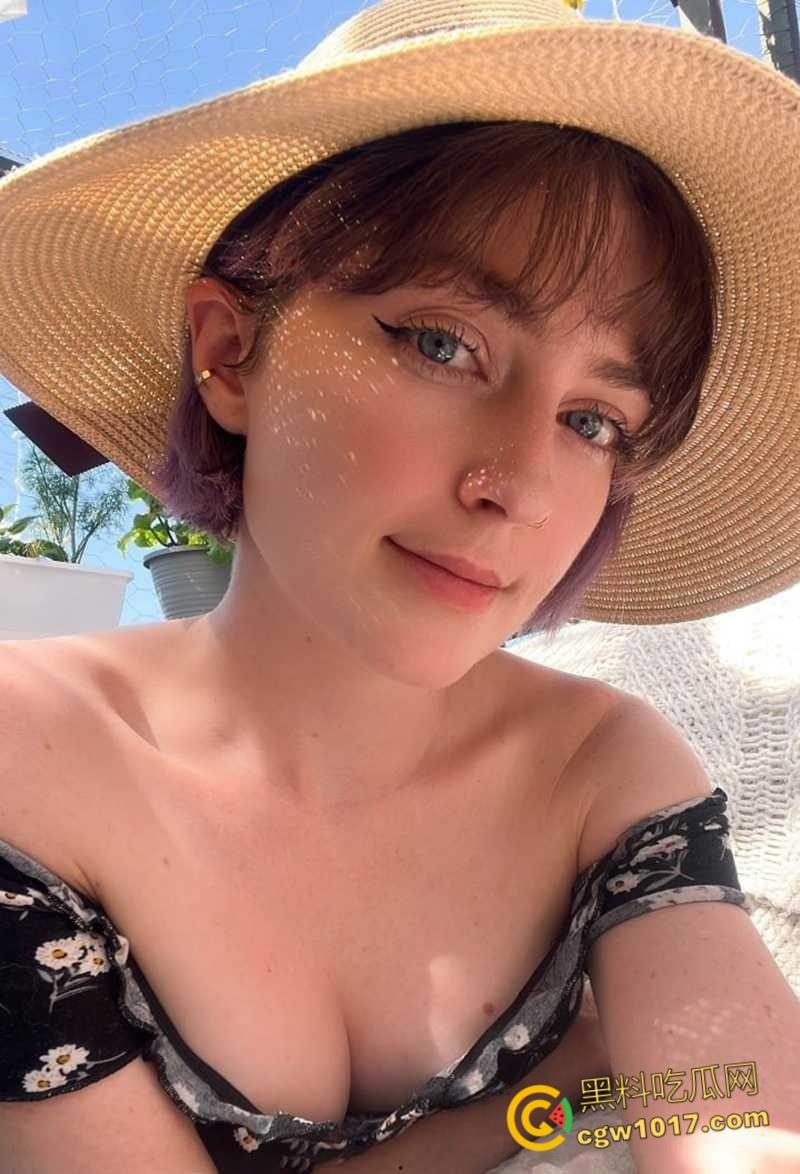 美国小娇娃【AdorableAmy】,清纯娃娃脸挑战粗大炮机,粉嫩蜜穴遭深插狂虐,跳蛋加持嫩肉翻飞!-4