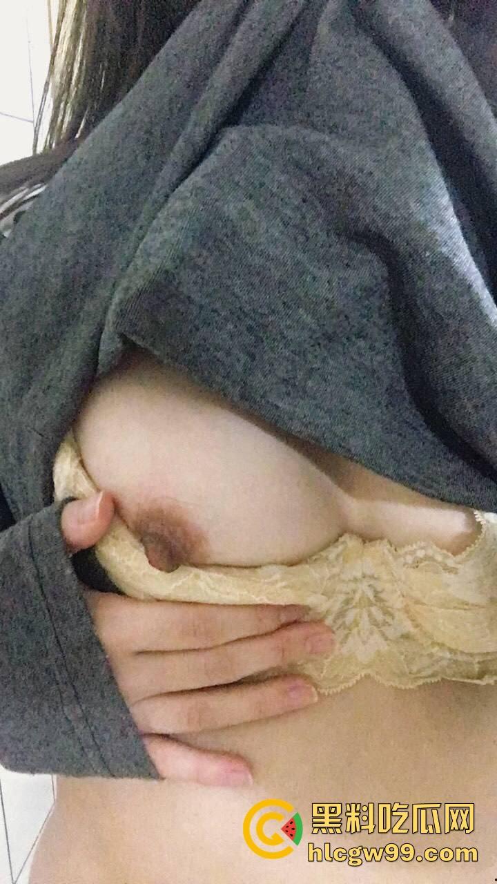 广东江门技校BBW骚母狗【区淑欣】36D巨乳先天骚母狗圣体实锤,各种情趣套装露出,高潮喷到腿软!-10