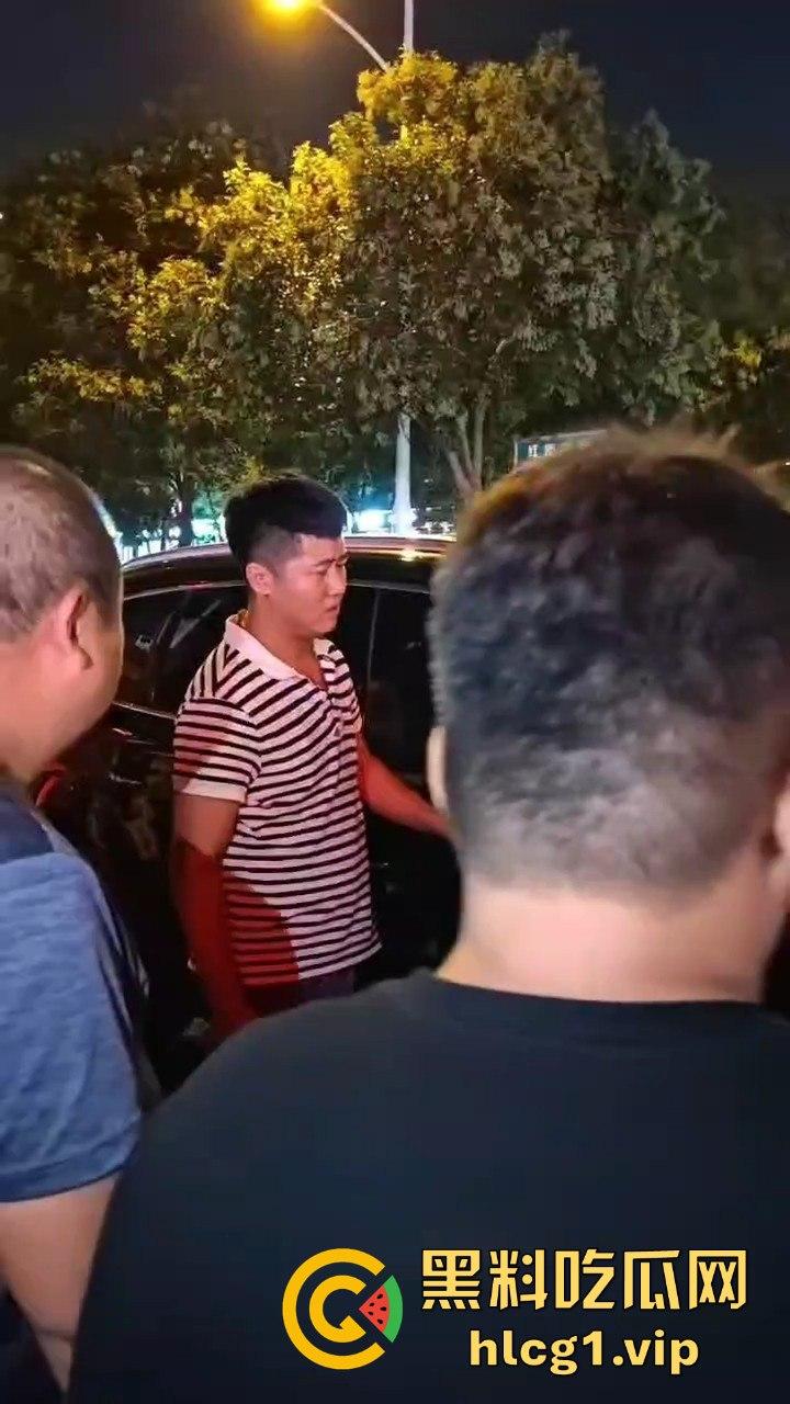 捉奸变反被捉!19岁妹子石家庄大街哭崩,十年小三梦破碎一地!-1