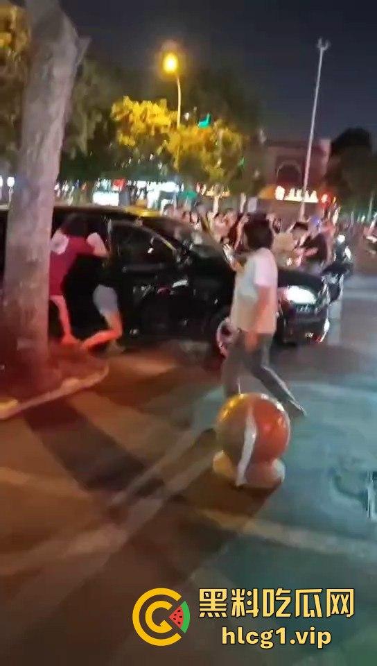 捉奸变反被捉!19岁妹子石家庄大街哭崩,十年小三梦破碎一地!-5