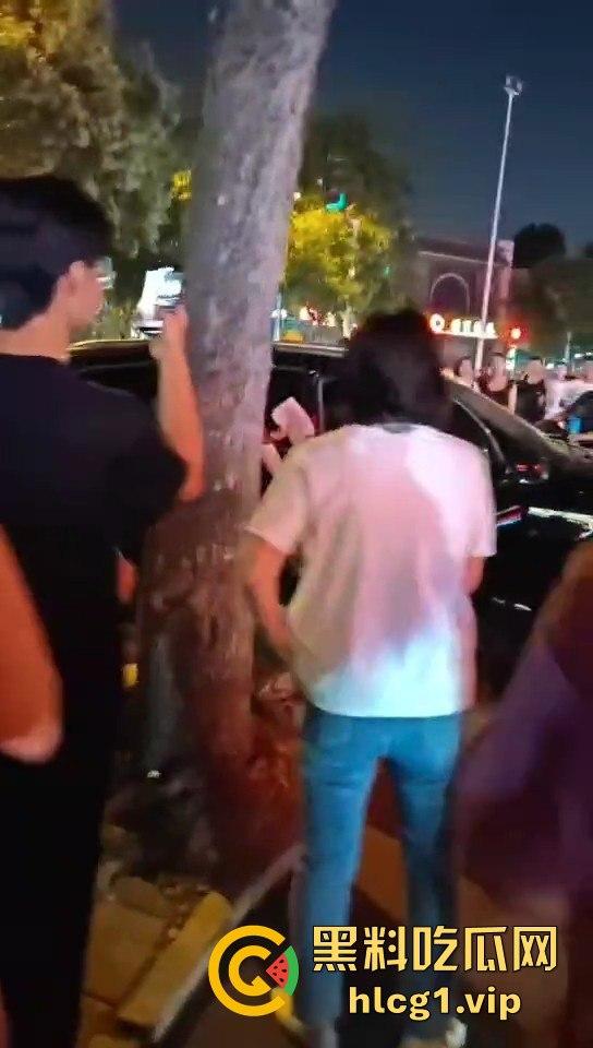 捉奸变反被捉!19岁妹子石家庄大街哭崩,十年小三梦破碎一地!-6