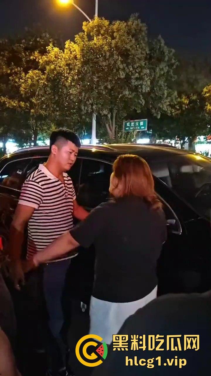 捉奸变反被捉!19岁妹子石家庄大街哭崩,十年小三梦破碎一地!-7