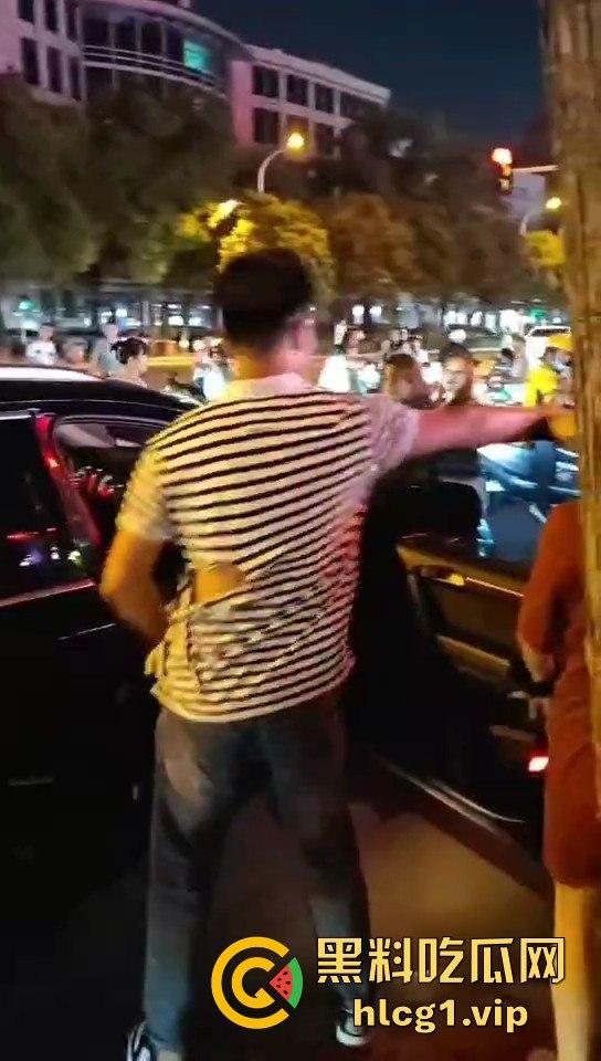 捉奸变反被捉!19岁妹子石家庄大街哭崩,十年小三梦破碎一地!-9