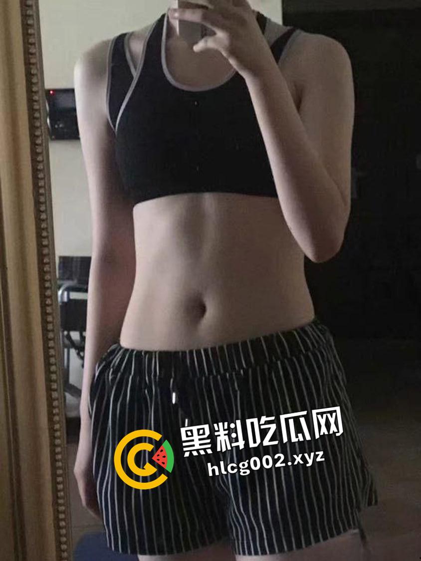 经典永流传！甜美少妇不为人知的一面 旺盛的黑森林下饱满的馒头逼 这才是良家的感觉-6