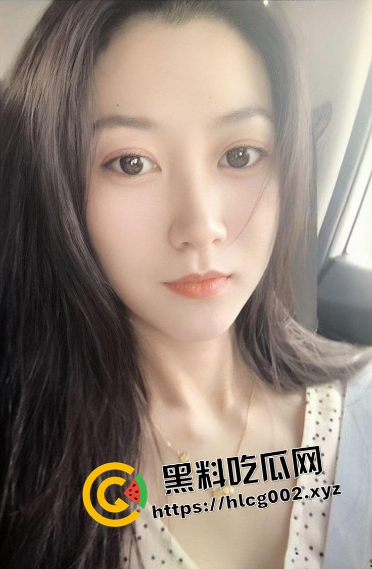 经典永流传！甜美少妇不为人知的一面 旺盛的黑森林下饱满的馒头逼 这才是良家的感觉-11