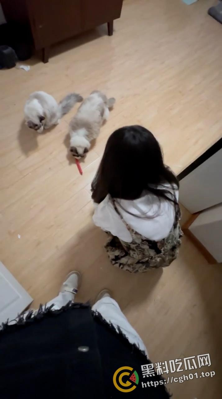 瓜友投稿!东莞附近的人约炮约到学生妹 带着书包作业出来打炮 美乳粉嫩的不像话-2