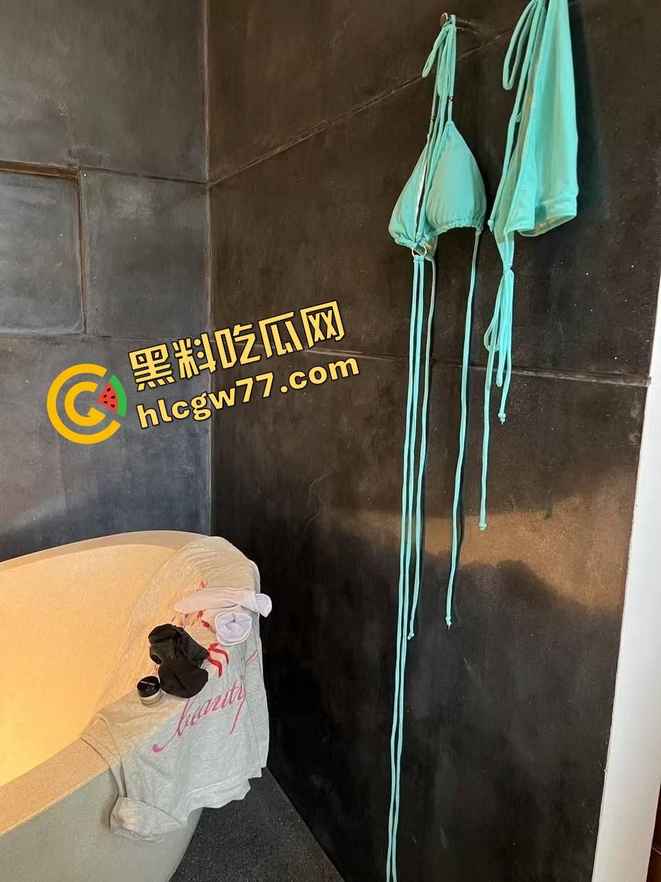 骚母狗前任初中破处高中献屁眼吞精，粉红嫩逼黑透被操烂，青春美少女妆精致却抬腿撒尿露骚洞！-12