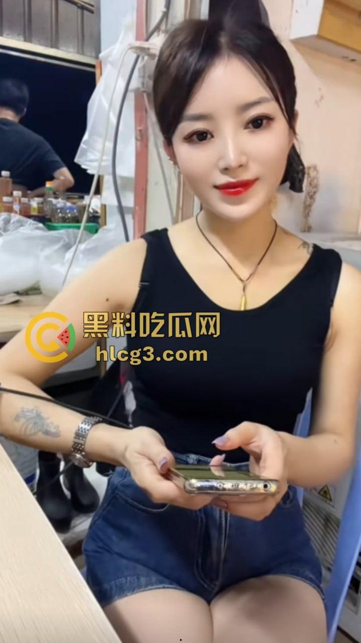 广东澄海1987烧烤店火辣老板娘『张丽华』与老板卷帘门内激情啪啪视频曝光,烧烤店一夜爆红!-7