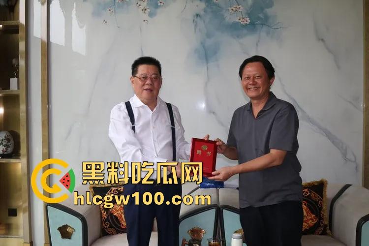 海南政协常委『张泰超』五妻生活奢华曝光，26岁小老婆豪宅震撼人心 一面墙的茅台20万马桶 大老婆还能怎么壕？-11