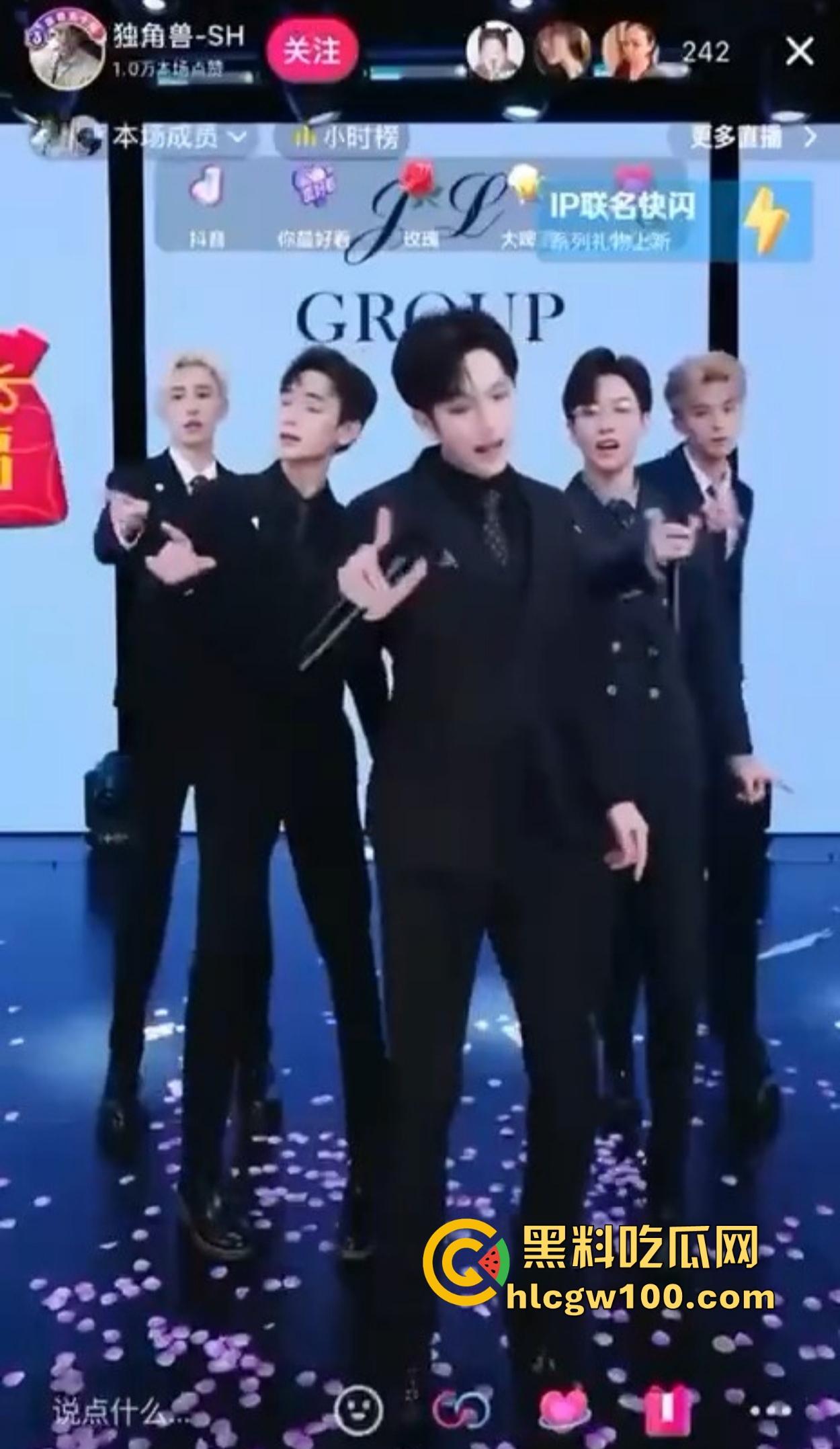 抖音简直成了精神病集中营,妖魔鬼怪齐聚,为了流量全靠抽象,互联网这味儿真是越来越难平了!-16