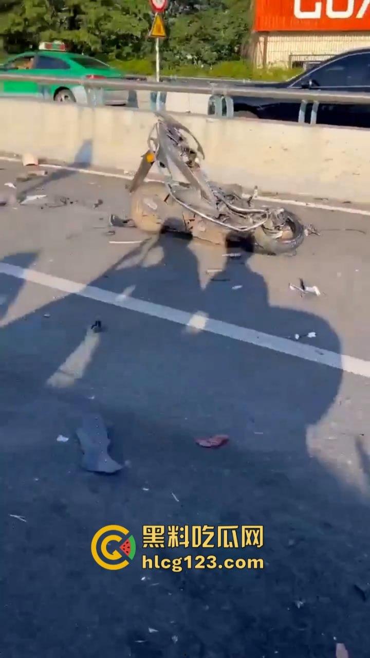 突发事件!6死7伤 湖南株洲芦淞大桥发生一起多车相撞交通事故致!-10