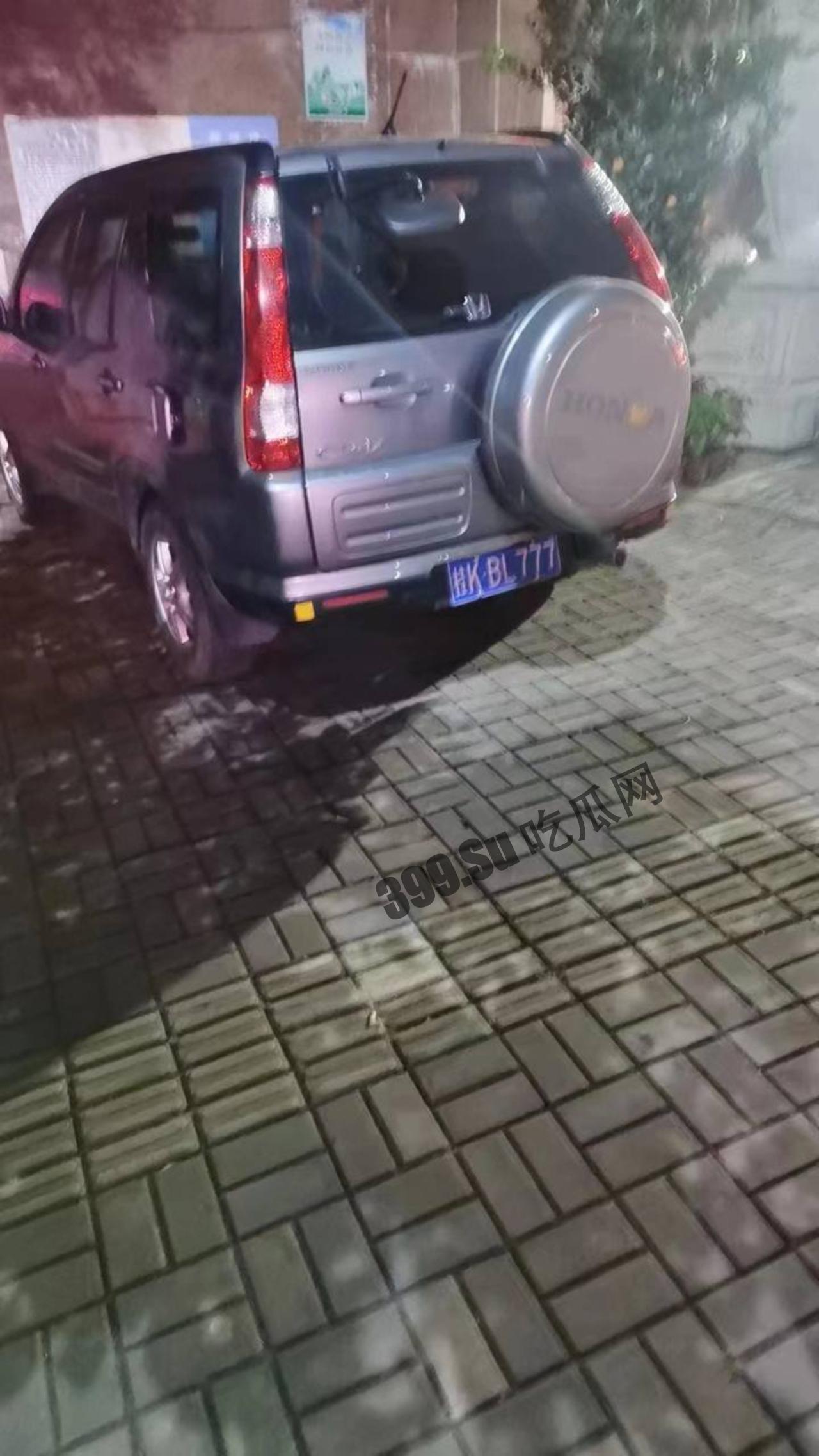 抖音 小胖说车 玉林 华茂宾馆事故 (小胖说车)醉驾肇事 #逃逸,被撞二轮电车一家四口人,两公婆当场死亡,儿子送医枪救无效死亡。最小的妹妹重伤仍在抢救。-3