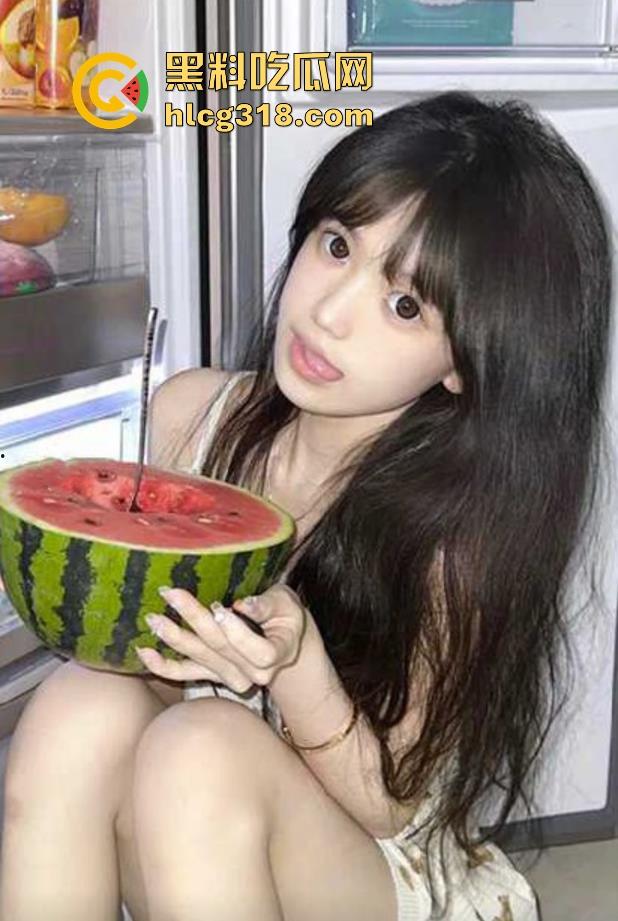 海角乱伦!趁家里没人,放肆的跟表妹疯狂做爱,可爱的无毛白虎穴都给灌满了精液!-3