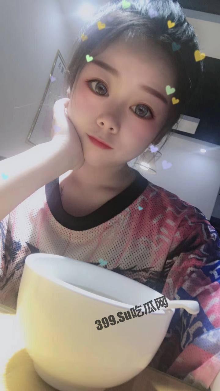 网友投稿 可爱型熟女人妻 裸聊自拍视频被渣男曝光-3