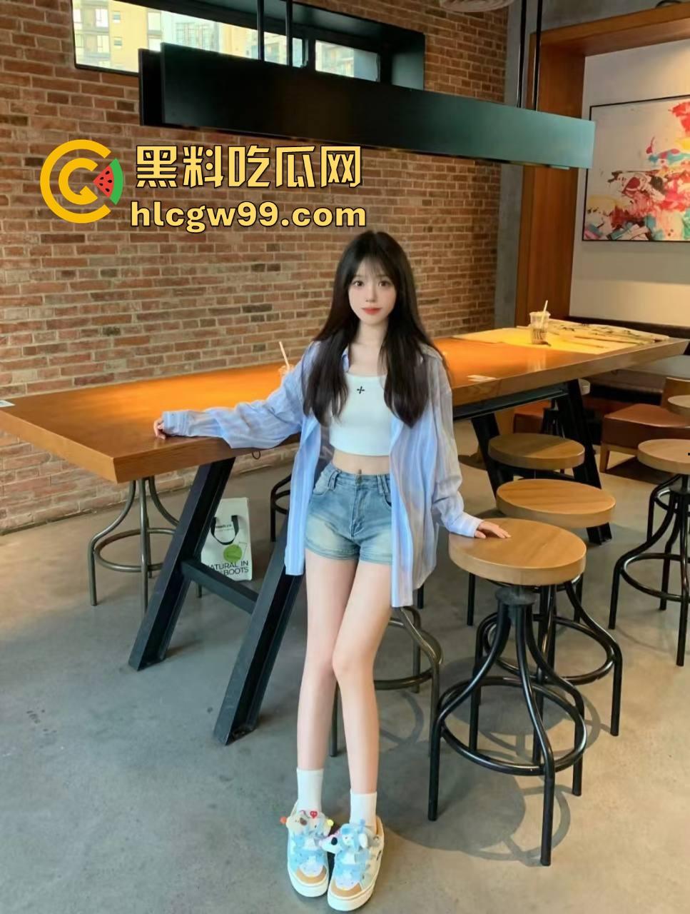 大学生寒假异地久别重逢,见面就开干,满房都是爱液和喘息,从床干到地,抱着不撒手猛猛干久别胜新婚!-1